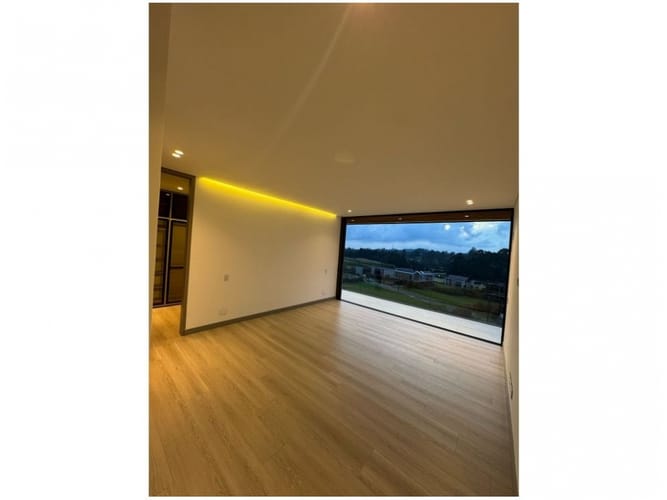 Casa de 4 alcobas en venta en Las Palmas, Envigado, 1071 m² · foto 21 de 23