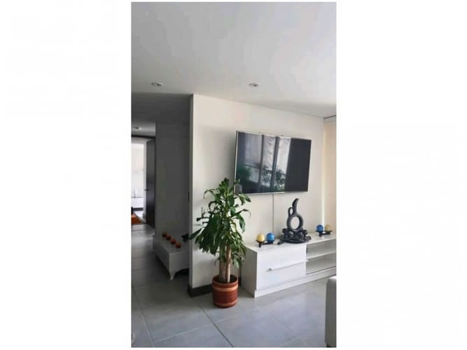 Apartamento de 3 alcobas en venta en Villa Carlota, Medellín, 92 m² · foto 2 de 24