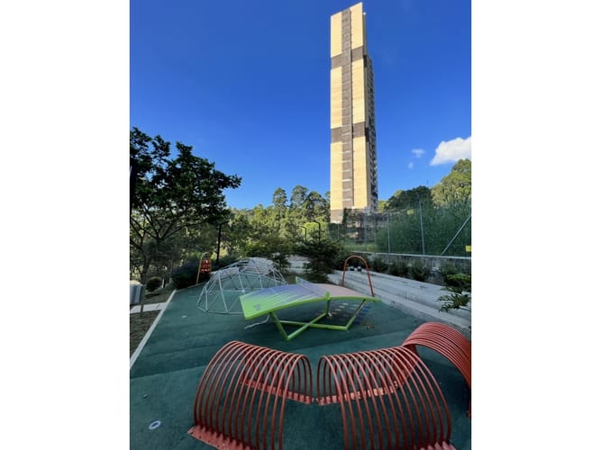 Apartamento de 3 alcobas en venta en Las Lomas, Medellín, 217 m² · foto 4 de 6