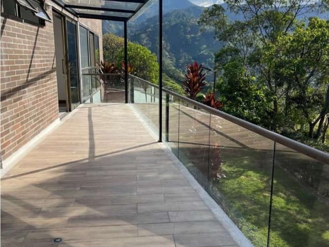 Casa de 5 alcobas en venta en Escobero, Envigado, 429 m² · foto 13 de 24