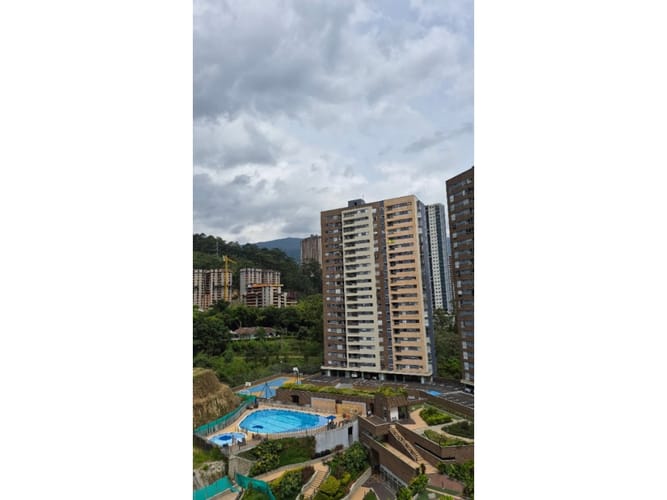 Apartamento de 3 alcobas en venta en Tres Esquinas, Sabaneta, 77 m² · foto 4 de 6
