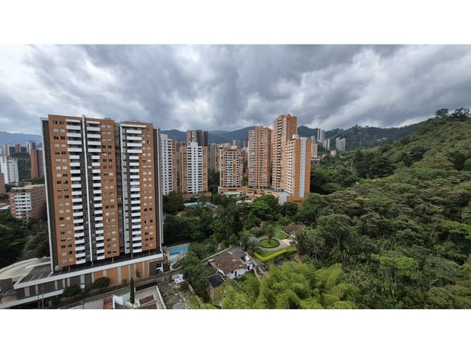 Apartamento de 3 alcobas en venta en Tres Esquinas, Sabaneta, 77 m² · foto 5 de 6