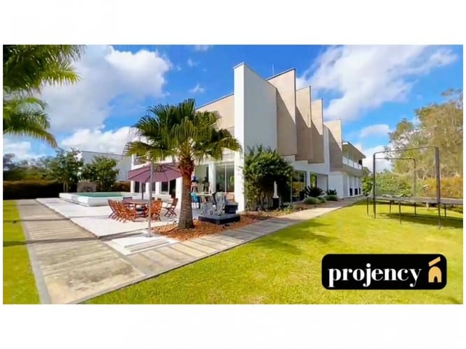 Casa de 9 alcobas en venta en Llano Grande, Rionegro · foto 1 de 22