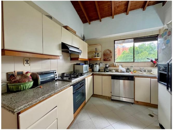 Apartamento de 3 alcobas en venta en Urbanizacion Villa Linda, Medellín, 175 m² · foto 3 de 18
