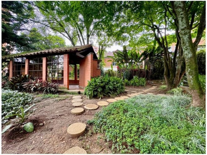 Apartamento de 3 alcobas en venta en Urbanizacion Villa Linda, Medellín, 175 m² · foto 16 de 18
