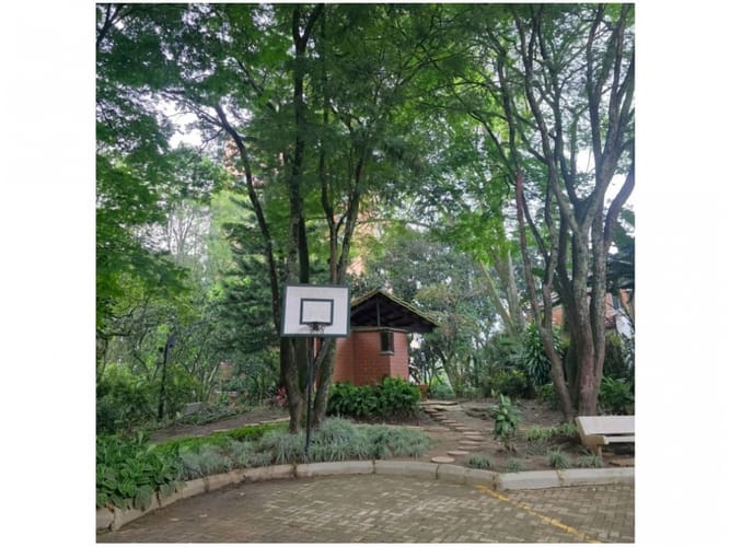 Apartamento de 3 alcobas en venta en Urbanizacion Villa Linda, Medellín, 175 m² · foto 18 de 18