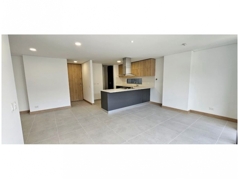 Apartamento en venta en El Poblado, Medellín · foto 2 de 13