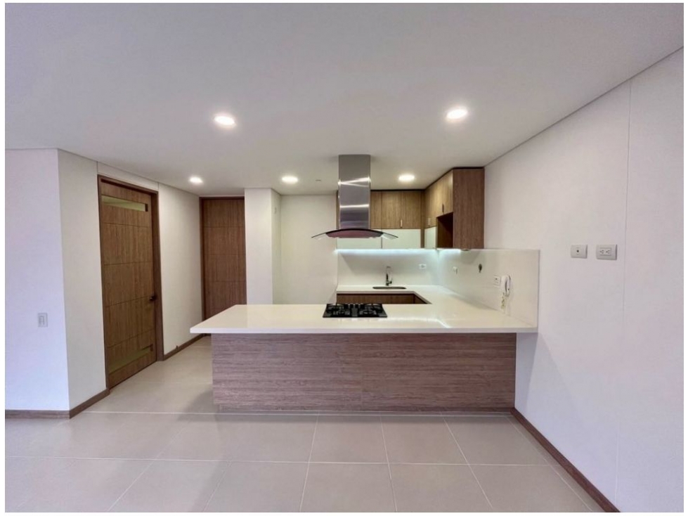 Apartamento en venta en Loma Del Esmeraldal, Envigado · foto 3 de 12