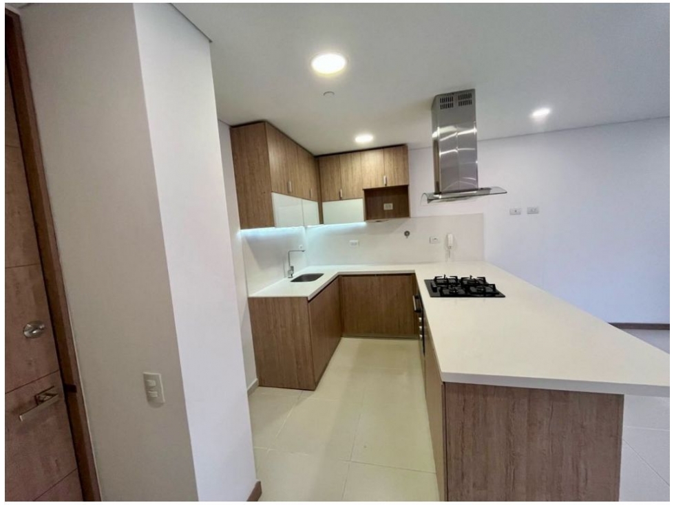 Apartamento en venta en Loma Del Esmeraldal, Envigado · foto 4 de 12
