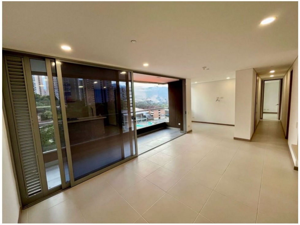 Apartamento en venta en Loma Del Esmeraldal, Envigado · foto 5 de 12