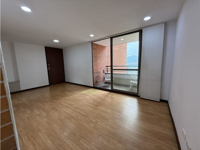 Apartamento de 3 alcobas en venta en Las Lomas, Medellín, 78 m² · foto 6 de 7