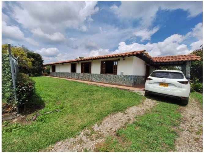 Casa de 3 alcobas en venta en Pontezuela, Rionegro, 215 m² · foto 2 de 24