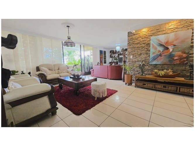 Apartamento de 4 alcobas en venta en Altos Del Poblado, Medellín, 167 m² · foto 2 de 21