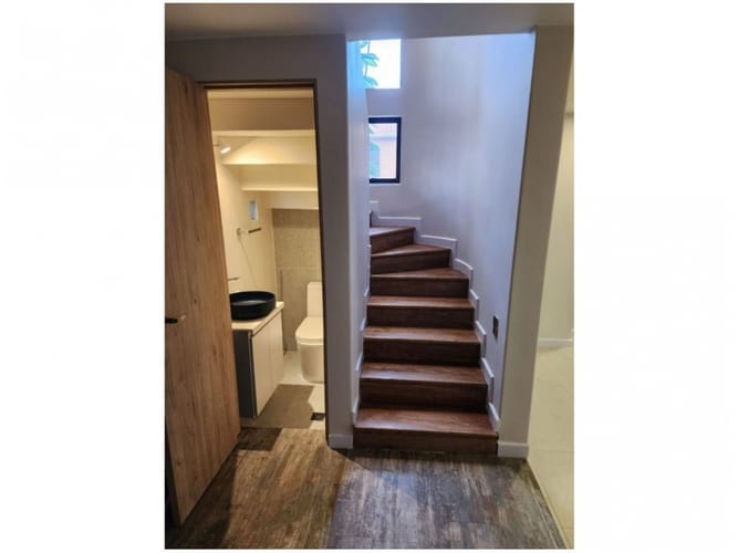 Casa de 3 alcobas en venta en Los Naranjos, Medellín, 215 m² · foto 20 de 24
