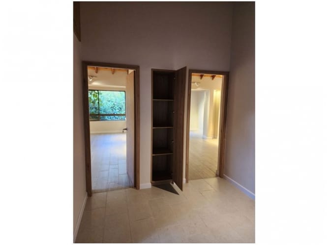 Casa de 3 alcobas en venta en Los Naranjos, Medellín, 215 m² · foto 23 de 24