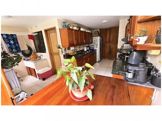 Apartamento de 4 alcobas en venta en Altos Del Poblado, Medellín, 167 m² · foto 11 de 21