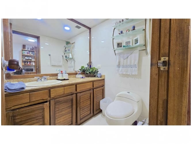 Apartamento de 4 alcobas en venta en Altos Del Poblado, Medellín, 167 m² · foto 19 de 21
