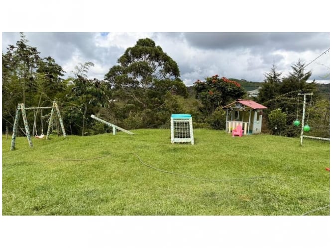 Casa de 3 alcobas en venta en La Culebra, Medellín, 280 m² · foto 17 de 24