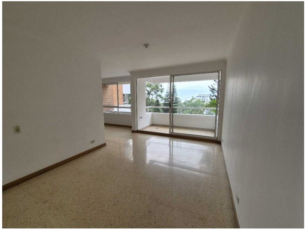 Apartamento en venta en El Poblado, Medellín · foto 3 de 16