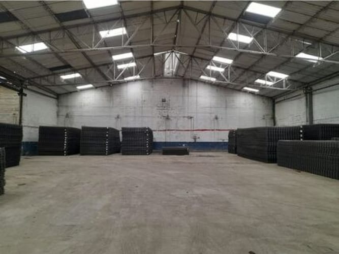 Bodega en venta en Jardines Montesacro, Itagüí, 2118 m² · foto 2 de 24