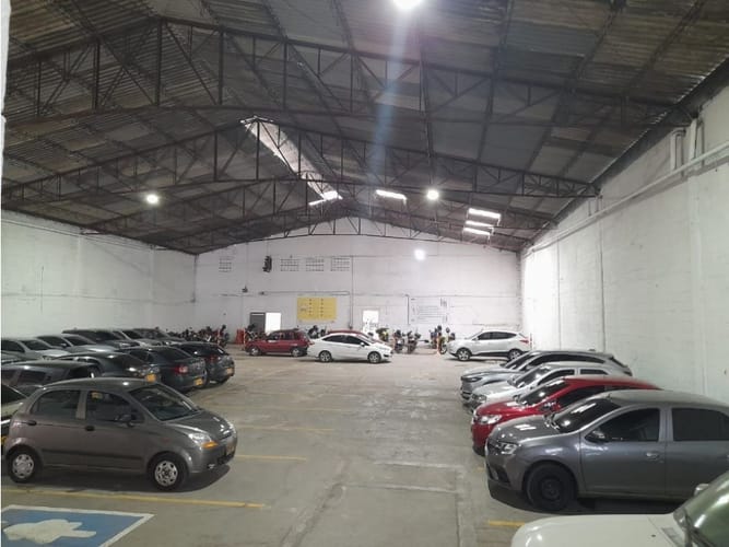 Bodega en venta en Jardines Montesacro, Itagüí, 2118 m² · foto 9 de 24