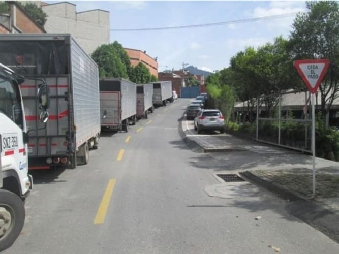 Bodega en venta en Zona Industrial No. 3, Itagüí, 1672 m² · foto 7 de 10