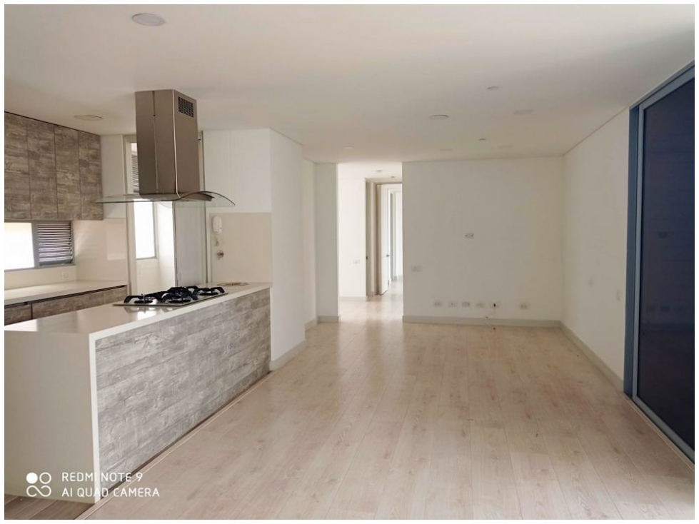 Apartamento en venta en Loma Del Chocho, Envigado · foto 3 de 24