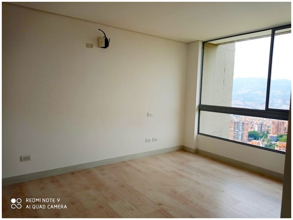 Apartamento en venta en Loma Del Chocho, Envigado · foto 11 de 24