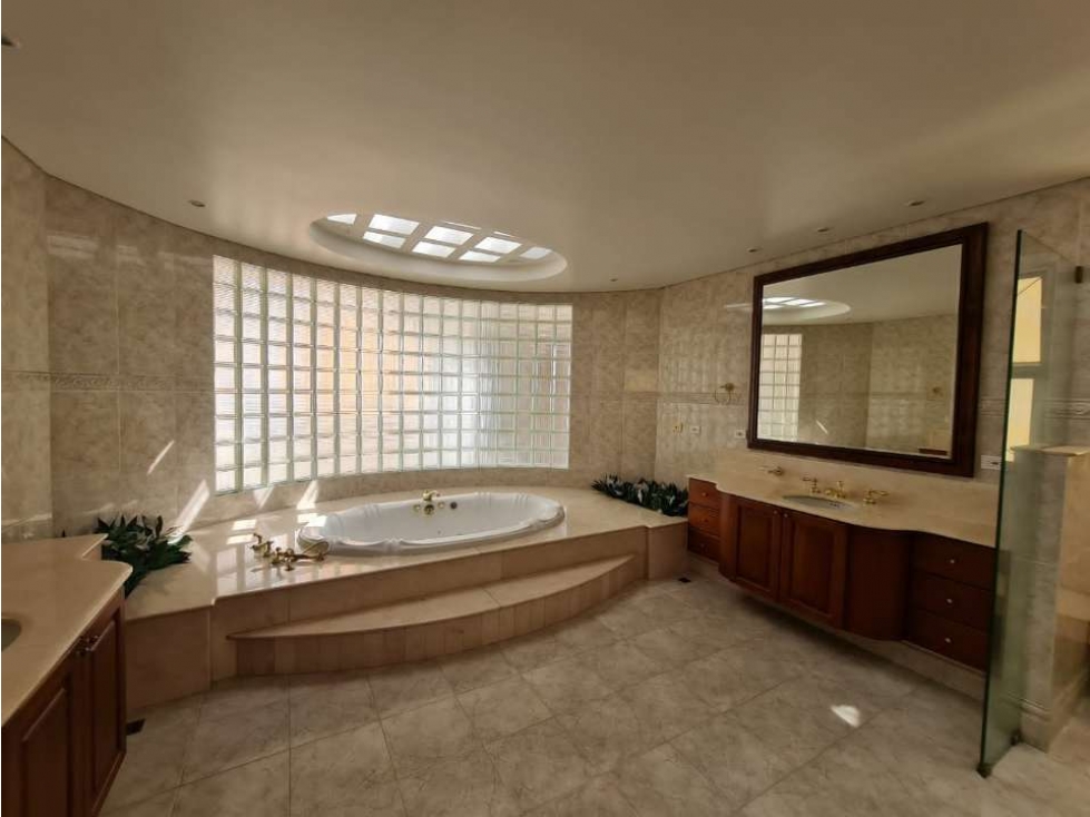 Apartamento en venta en El Poblado, Medellín · foto 9 de 20