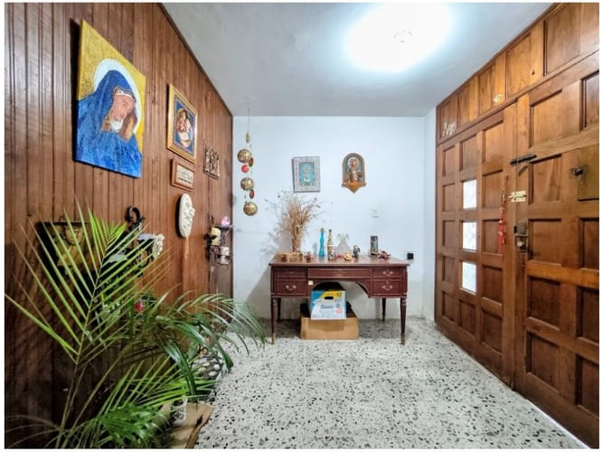 Casa de 6 alcobas en venta en San Joaquin, Medellín, 700 m² · foto 2 de 19