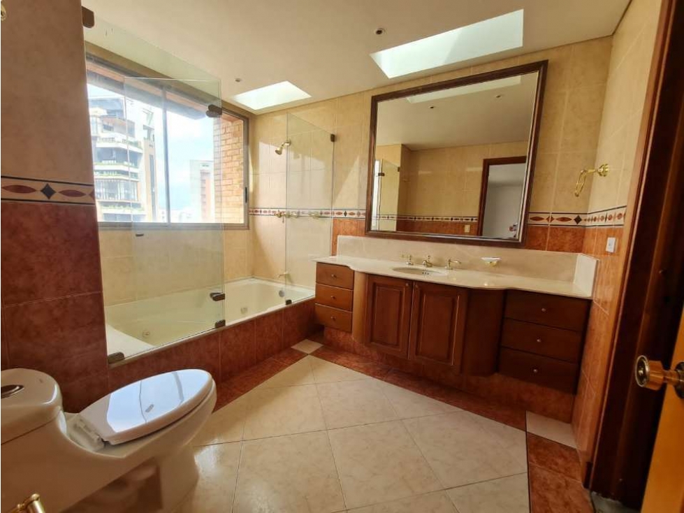 Apartamento en venta en El Poblado, Medellín · foto 18 de 20