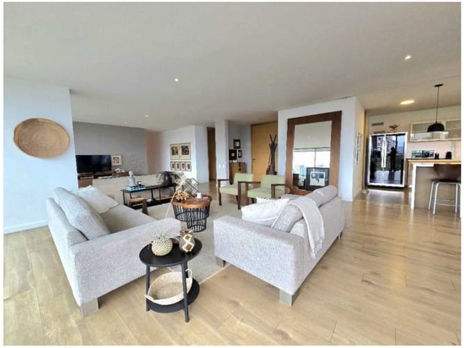 Apartamento de 3 alcobas en venta en El Diamante No. 2, Medellín, 267 m² · foto 2 de 17