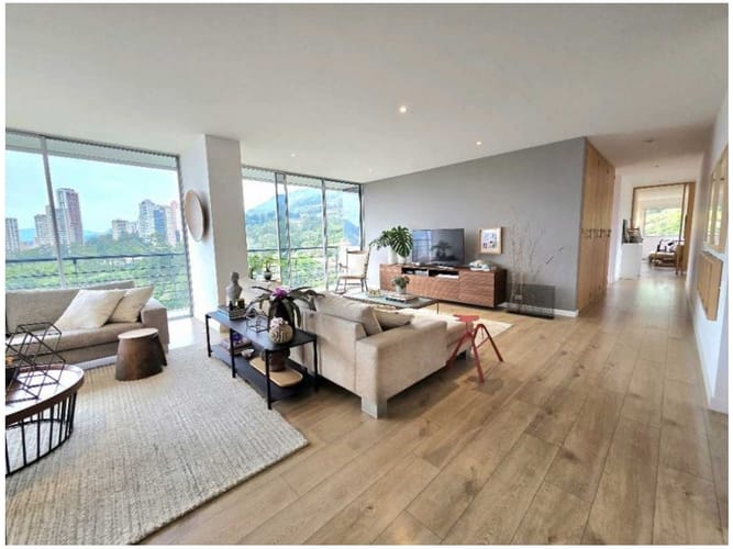 Apartamento de 3 alcobas en venta en El Diamante No. 2, Medellín, 267 m² · foto 3 de 17
