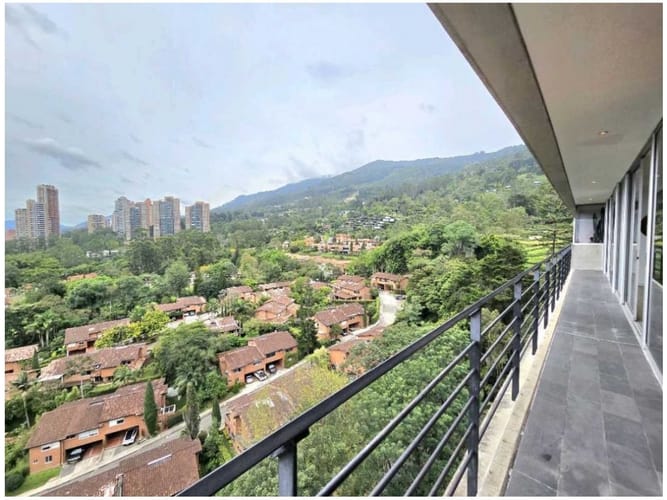 Apartamento de 3 alcobas en venta en El Diamante No. 2, Medellín, 267 m² · foto 7 de 17