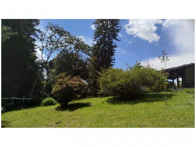 Finca en venta en Santa Elena, Medellín, 220 m² · foto 2 de 18