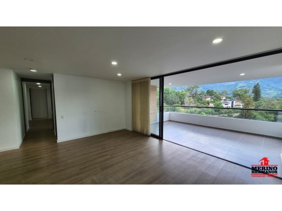 Apartamento en venta en Loma De Las Brujas, Envigado · foto 3 de 24