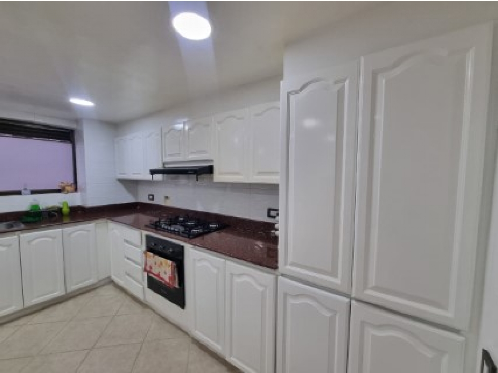 Apartamento en venta en El Poblado, Medellín · foto 2 de 16