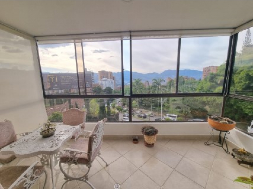 Apartamento en venta en El Poblado, Medellín · foto 3 de 16