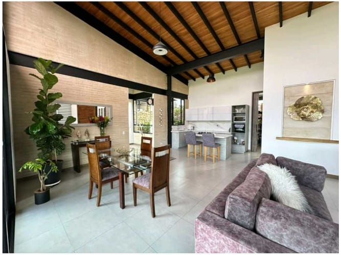 Casa de 3 alcobas en venta en Pantanillo, El Retiro, 308 m² · foto 3 de 20