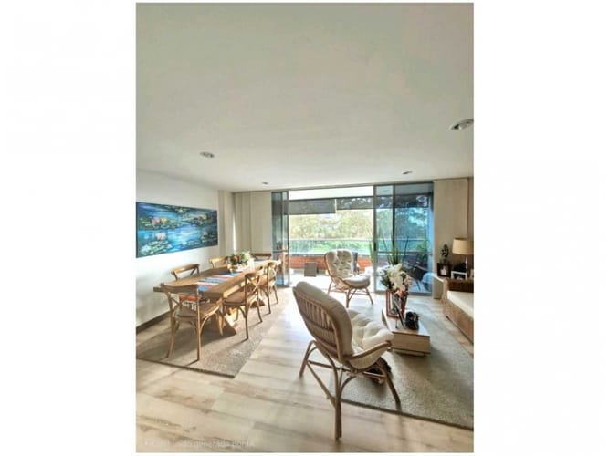 Apartamento de 4 alcobas en venta en Loma Del Chocho, Envigado, 126 m² · foto 2 de 16