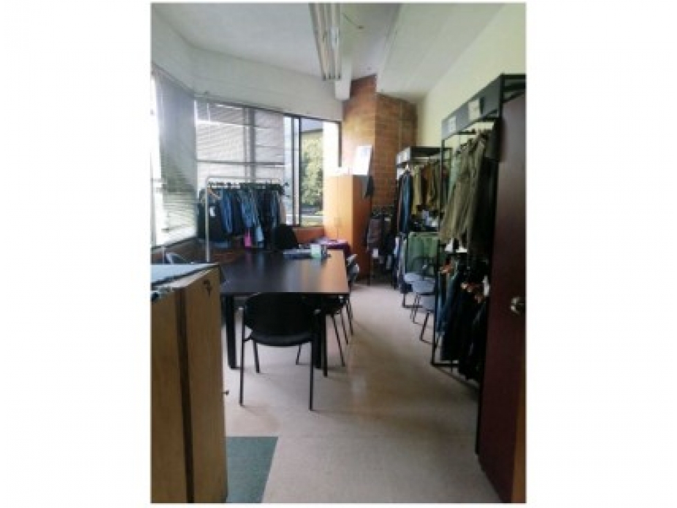 Bodega en venta en El Poblado, Medellín, 856 m² · foto 2 de 6