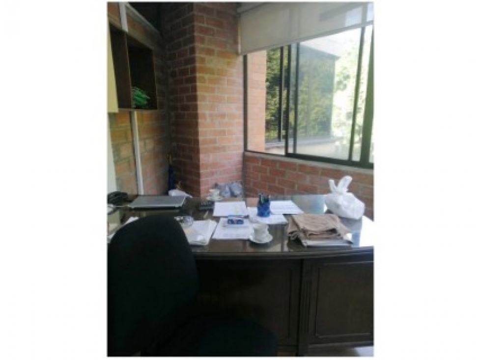 Bodega en venta en El Poblado, Medellín, 856 m² · foto 3 de 6