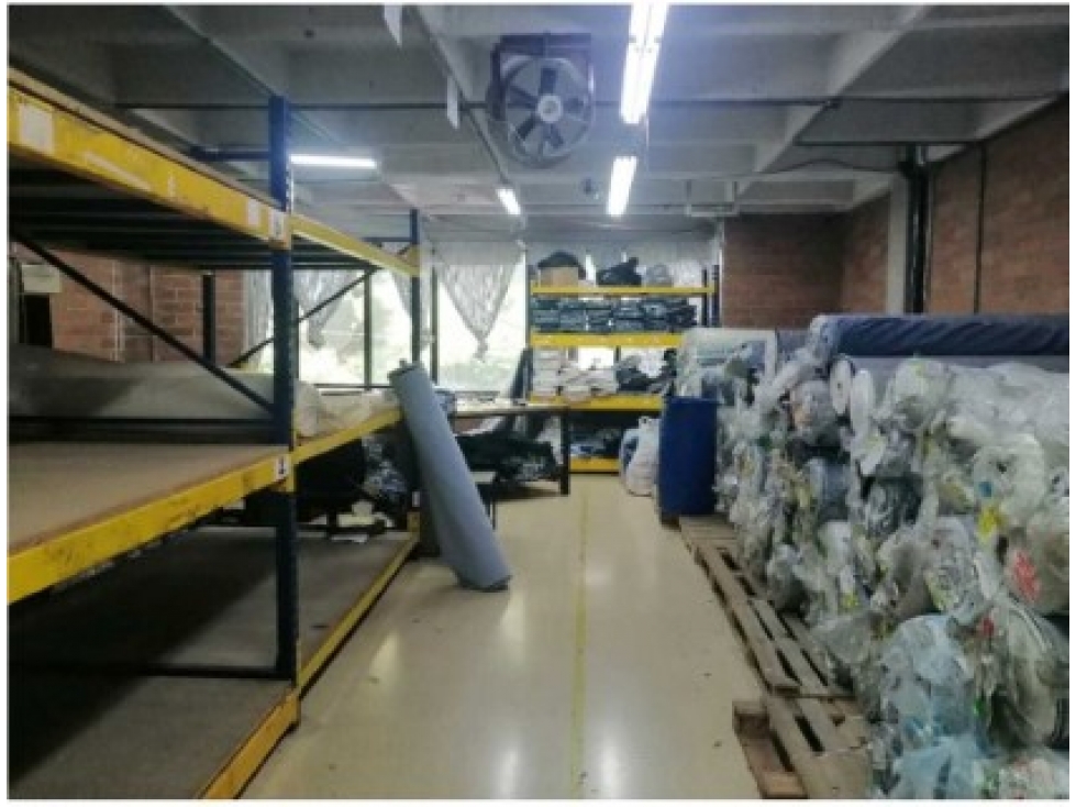 Bodega en venta en El Poblado, Medellín, 856 m² · foto 4 de 6