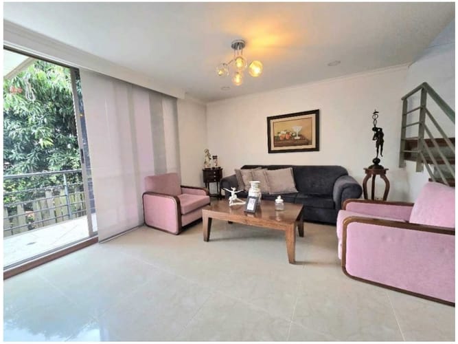 Casa de 4 alcobas en venta en Loma Benedictinos, Envigado, 234 m² · foto 3 de 18