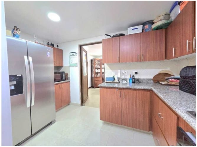 Casa de 4 alcobas en venta en Loma Benedictinos, Envigado, 234 m² · foto 4 de 18
