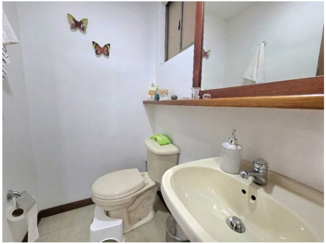 Casa de 4 alcobas en venta en Loma Benedictinos, Envigado, 234 m² · foto 5 de 18