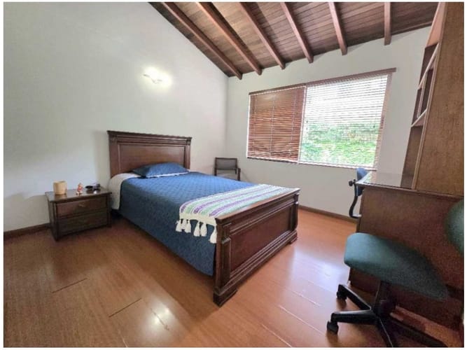 Casa de 4 alcobas en venta en Loma Benedictinos, Envigado, 234 m² · foto 9 de 18