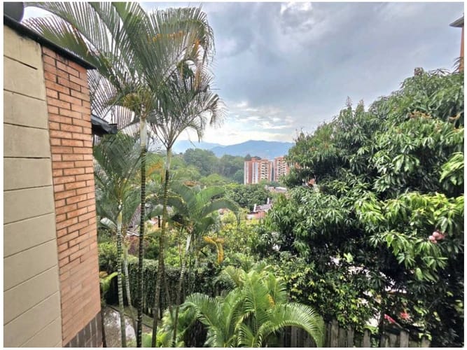 Casa de 4 alcobas en venta en Loma Benedictinos, Envigado, 234 m² · foto 15 de 18