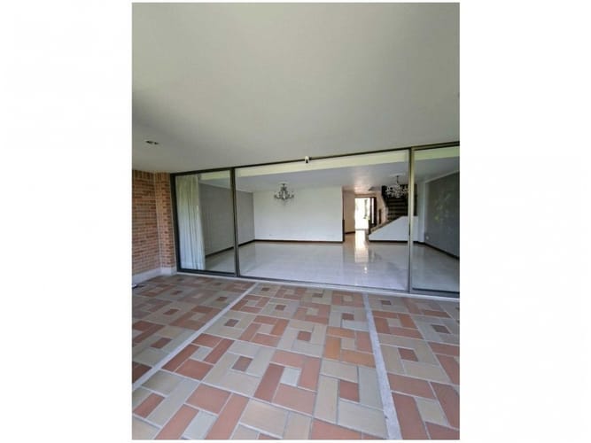 Casa de 4 alcobas en venta en Montessori, Envigado, 235 m² · foto 7 de 24