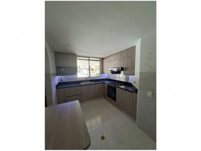 Casa de 4 alcobas en venta en Montessori, Envigado, 235 m² · foto 9 de 24